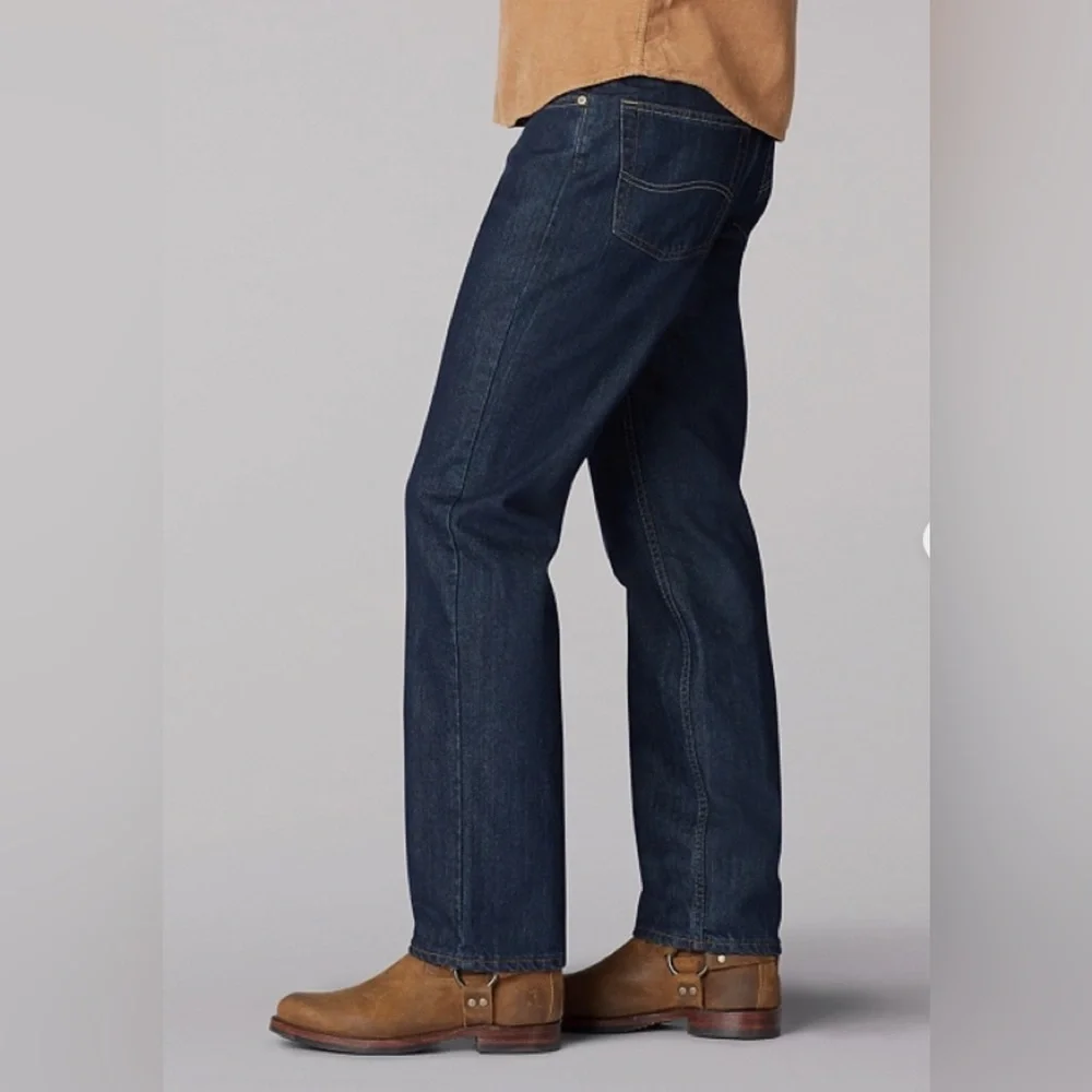 NWOT Lee Relaxed Fit Straight Leg Jeans 36 x 32